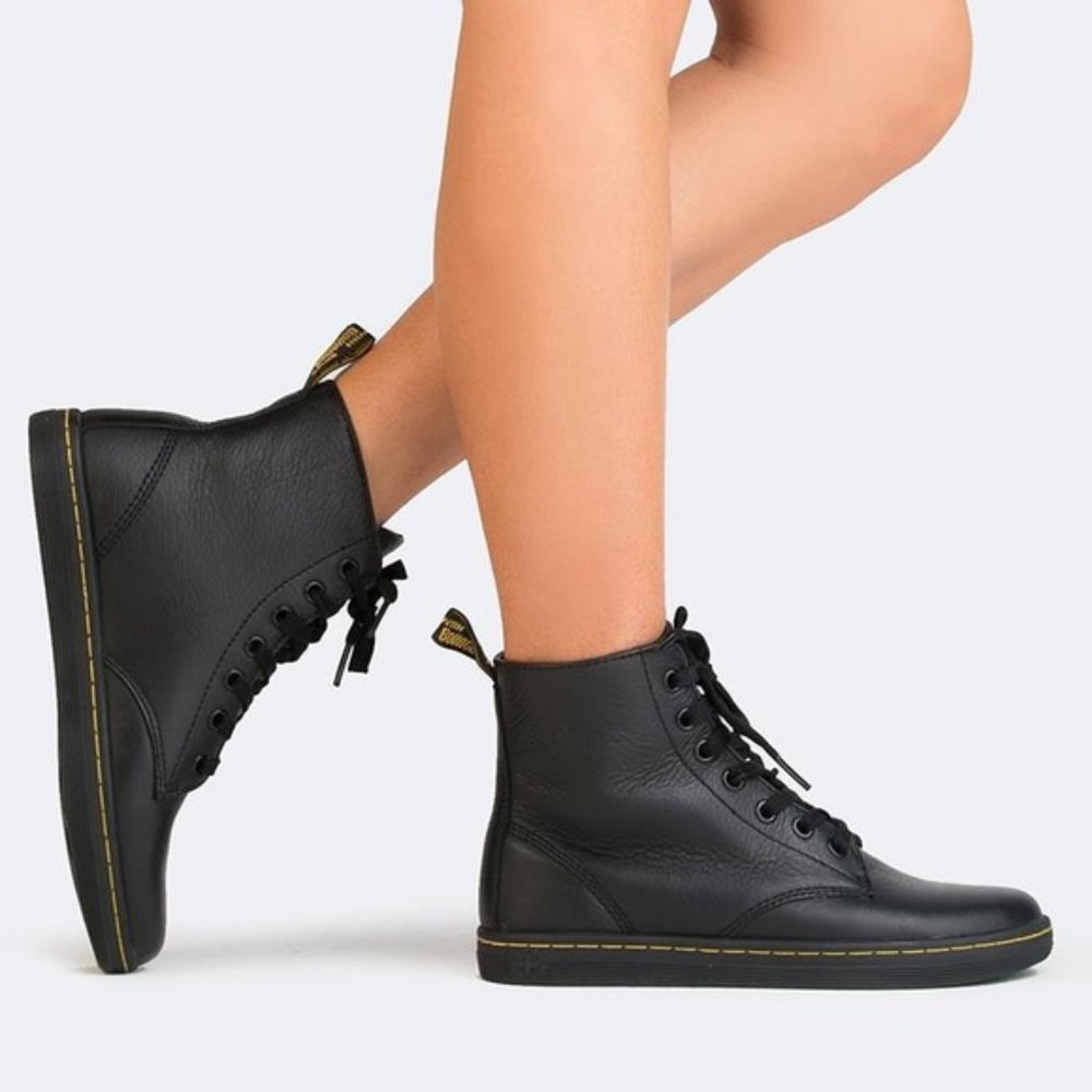 Dr. Martens Leyton Leather 7-eyelet Slimmed Down Version Black Boots